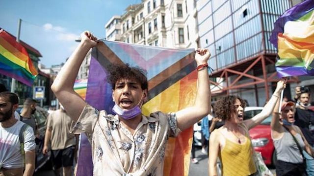 Detenidos en Turquía diez activistas por los derechos de los homosexuales