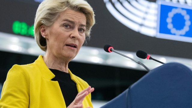 Comisión Europea advierte a Hungría que debe rectificar su ley sobre la comunidad LGBT