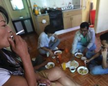 Estudiante convierte su departamento en refugio para personas LGBT en CDMX