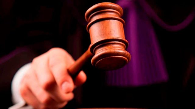 Corte chilena admite que una niña tenga dos mamás