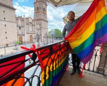 En Morelia, colocan banderas arcoíris en Palacio de Gobierno para pronunciarse vs LGBTQfobia
