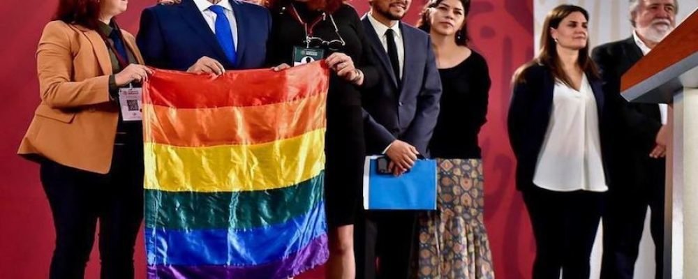 AMLO decreta Día Nacional contra la Homofobia, Lesbofobia, Transfobia y Bifobia