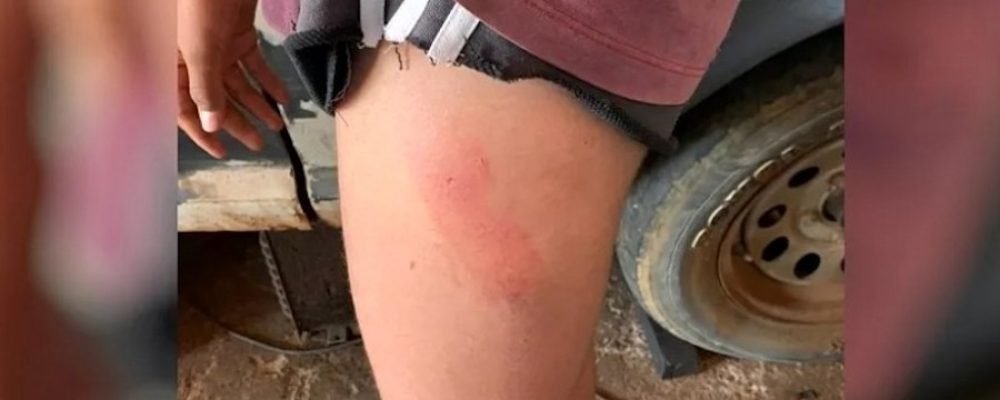 «Por favor, ayúdame»: menor escribe nota a vecinos porque su padre lo maltrata por ser gay