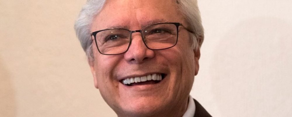 Gobernador de Baja California propone hacer consulta por Matrimonio Igualitario