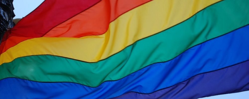 Una organización chilena pide otorgar salvoconductos a afganos LGBT tras el avance talibán
