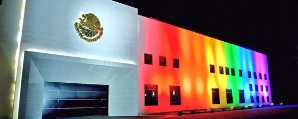 Comunidad LGBT busca ganar espacios políticos en elección México para frenar violencia de género