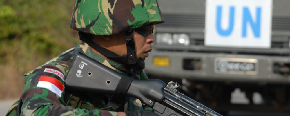 Un soldado indonesio fue condenado a siete meses de cárcel por ser homosexual
