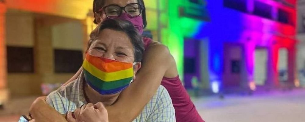 Matrimonio de mujeres en Sonora logra inscripción ante Isssteson