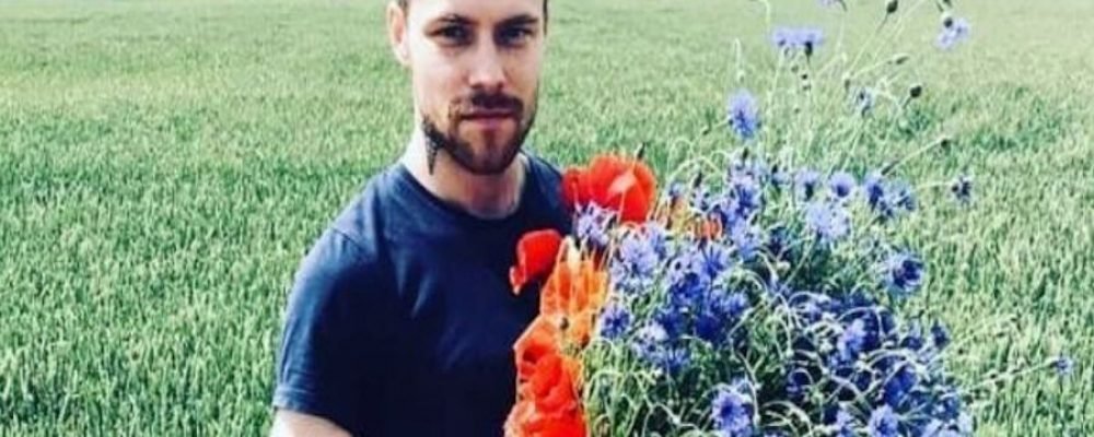 Ataque de odio: Rocían de gasolina y queman vivo a un paramédico por ser homosexual