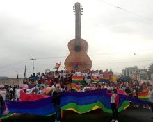 Los derechos y el amor se aplican, indígenas viven histórica marcha del orgullo gay en Paracho, Michoacán