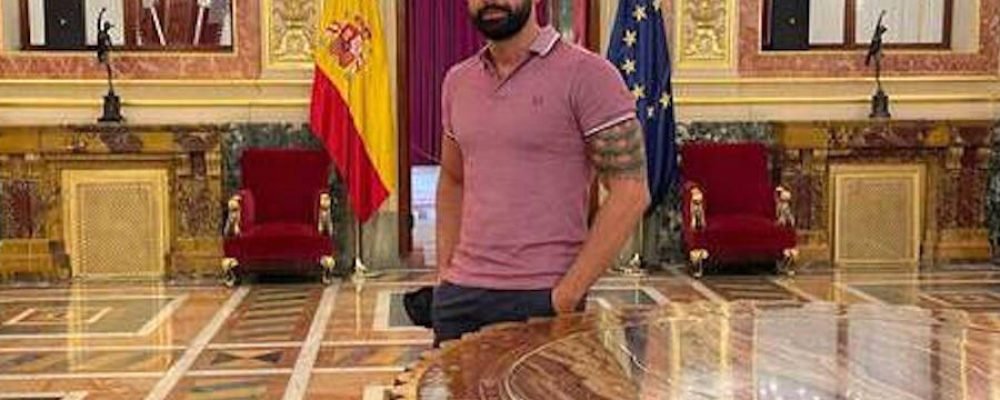El guardia civil José Pedro Sageras, que se presentó a Mr Gay, denuncia «mofas y acoso» de compañeros