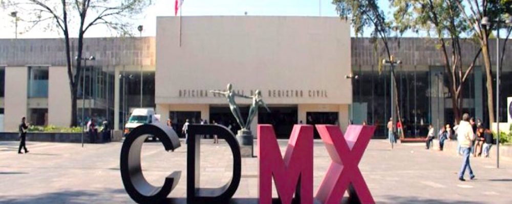 Registro Civil de la CDMX emite primera acta de nacimiento a adolescente trans