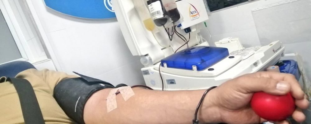Con una tutela, pareja busca que la Corte Constitucional se pronuncie para que homosexuales puedan donar sangre libremente en Colombia