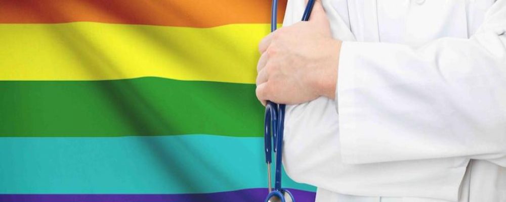 Médicos podrán negarse a atender comunidad LGBT en Nuevo León