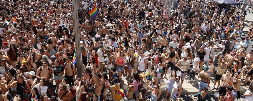 Desfile del orgullo gay colma las calles de Tel Aviv
