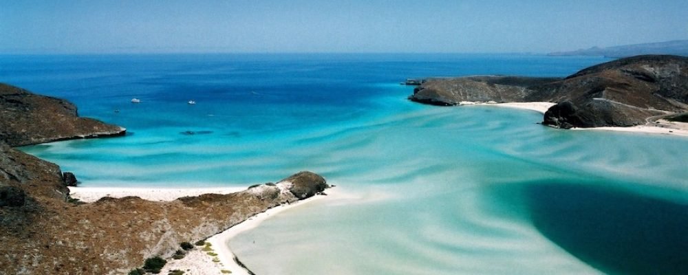 México cerrará varias playas principales en Semana Santa