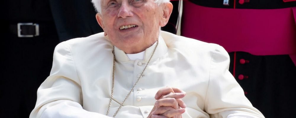 El matrimonio gay es “una deformación de la conciencia”, acusa Benedicto XVI