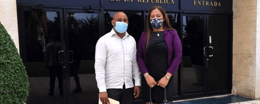 Organizaciones LGBT se reúnen con comisión especial del Senado en Dominicana