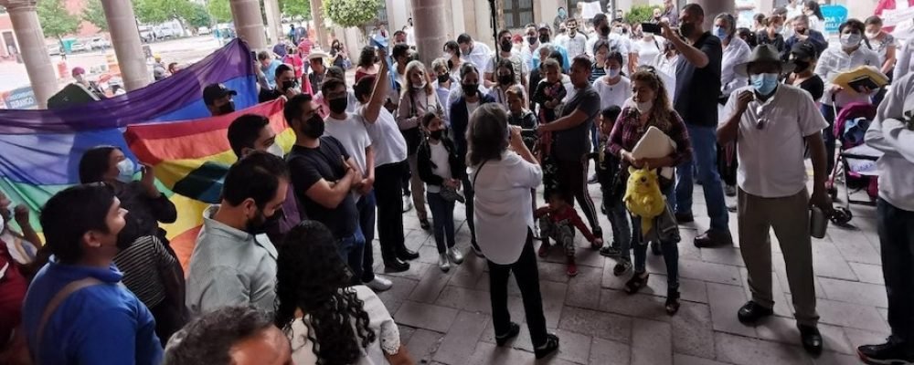 Comunidad LGBT+ pide aprobar matrimonio igualitario en Durango