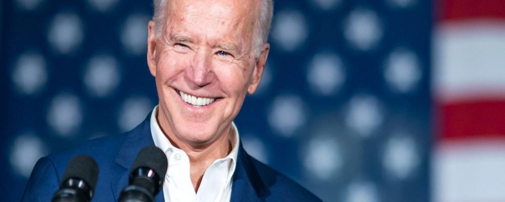 Joe Biden revoca la prohibición a las personas trans de servir en el Ejército, una de las medidas «estrella» de Trump en su estrategia anti-LGTBI