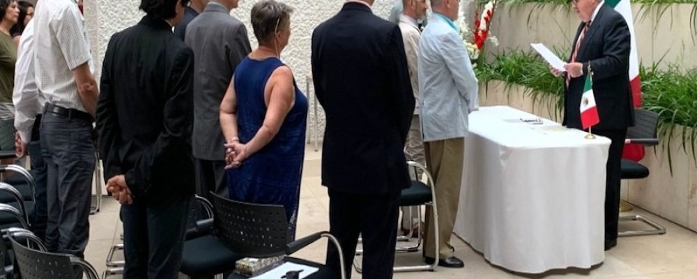 Celebra Embajada de México en Alemania primer matrimonio igualitario