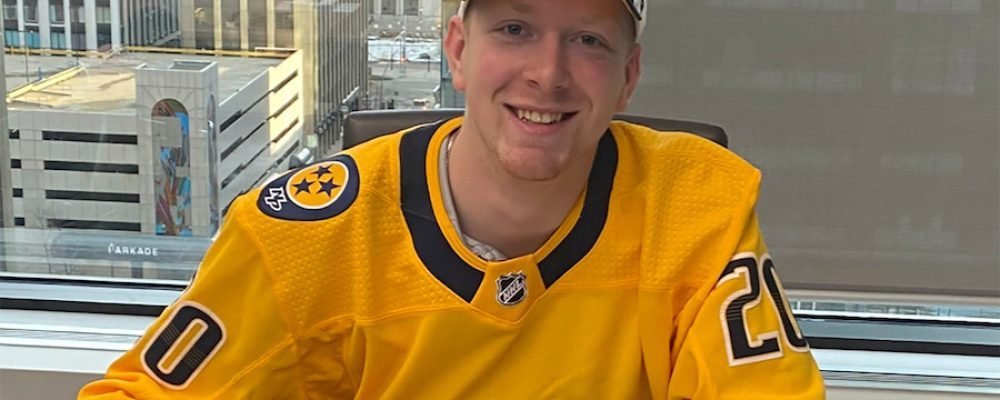 El mundo del hockey colma de apoyo a Luke Prokop después de declararse gay