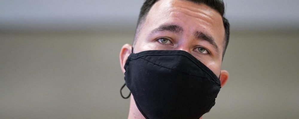 Salvadoreño acosado en centros de detención por ser homosexual