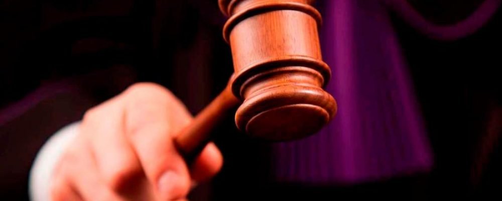 Corte chilena admite que una niña tenga dos mamás