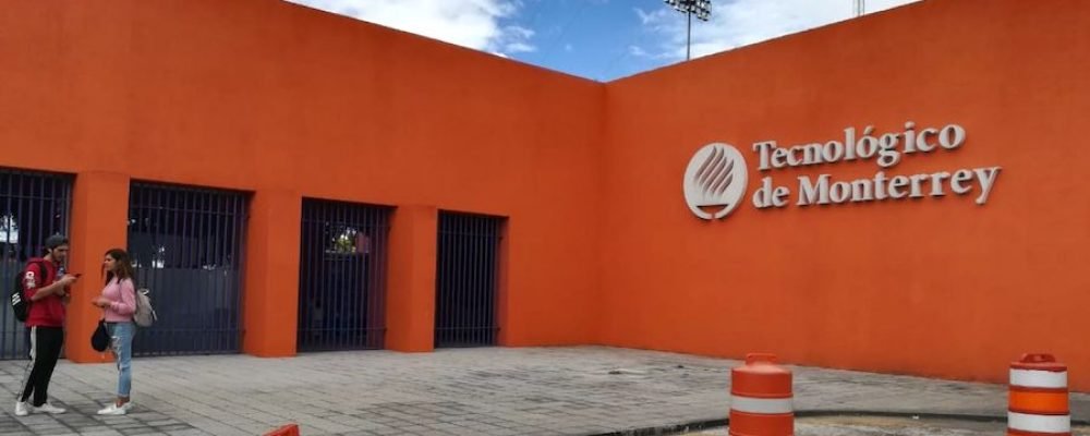 Denuncian que Tec de Monterrey avala a grupo de estudiantes provida y bloquea feministas y LGBT+